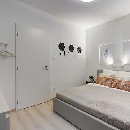 Terrace Vista-Modern 2Br Retreat Apartment Budapest Bagian luar foto