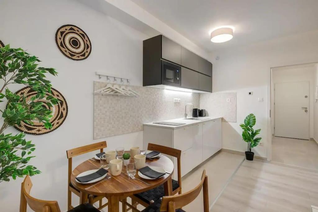 Terrace Vista-Modern 2Br Retreat Apartment Budapest Bagian luar foto