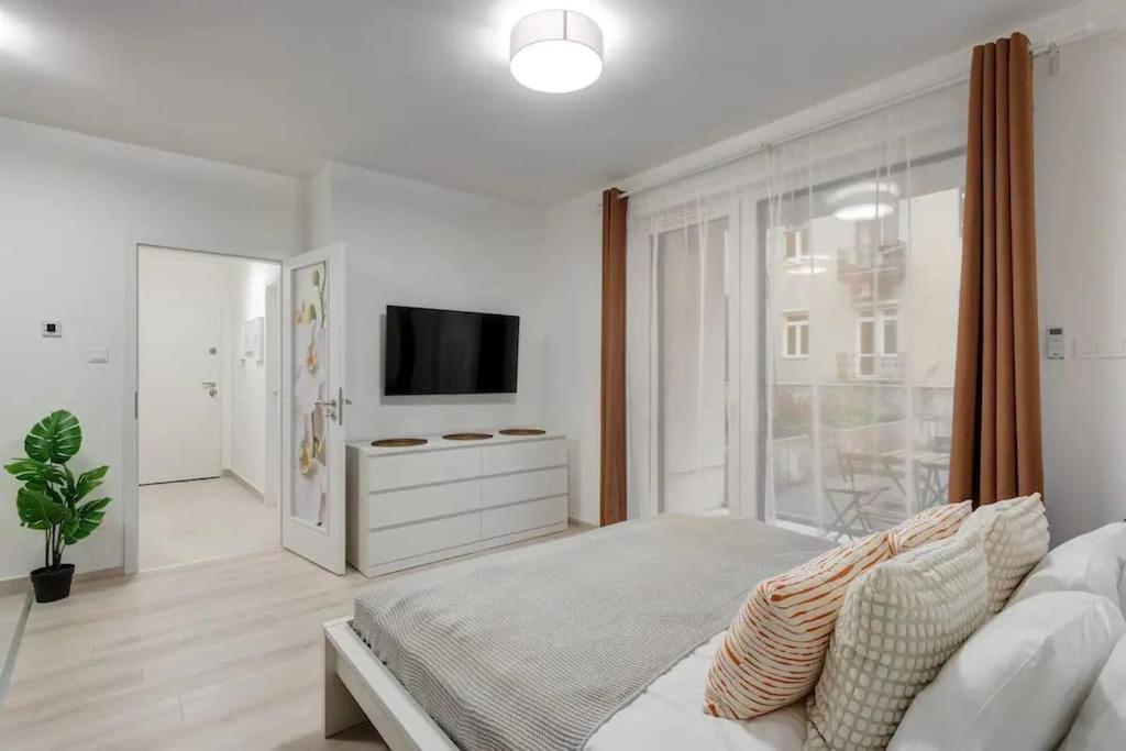 Terrace Vista-Modern 2Br Retreat Apartment Budapest Bagian luar foto